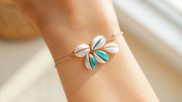 Stand Out in Fashion: Distinctive Shell Bracelet Styles